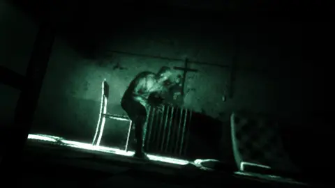 Outlast screenshot 1 of 4